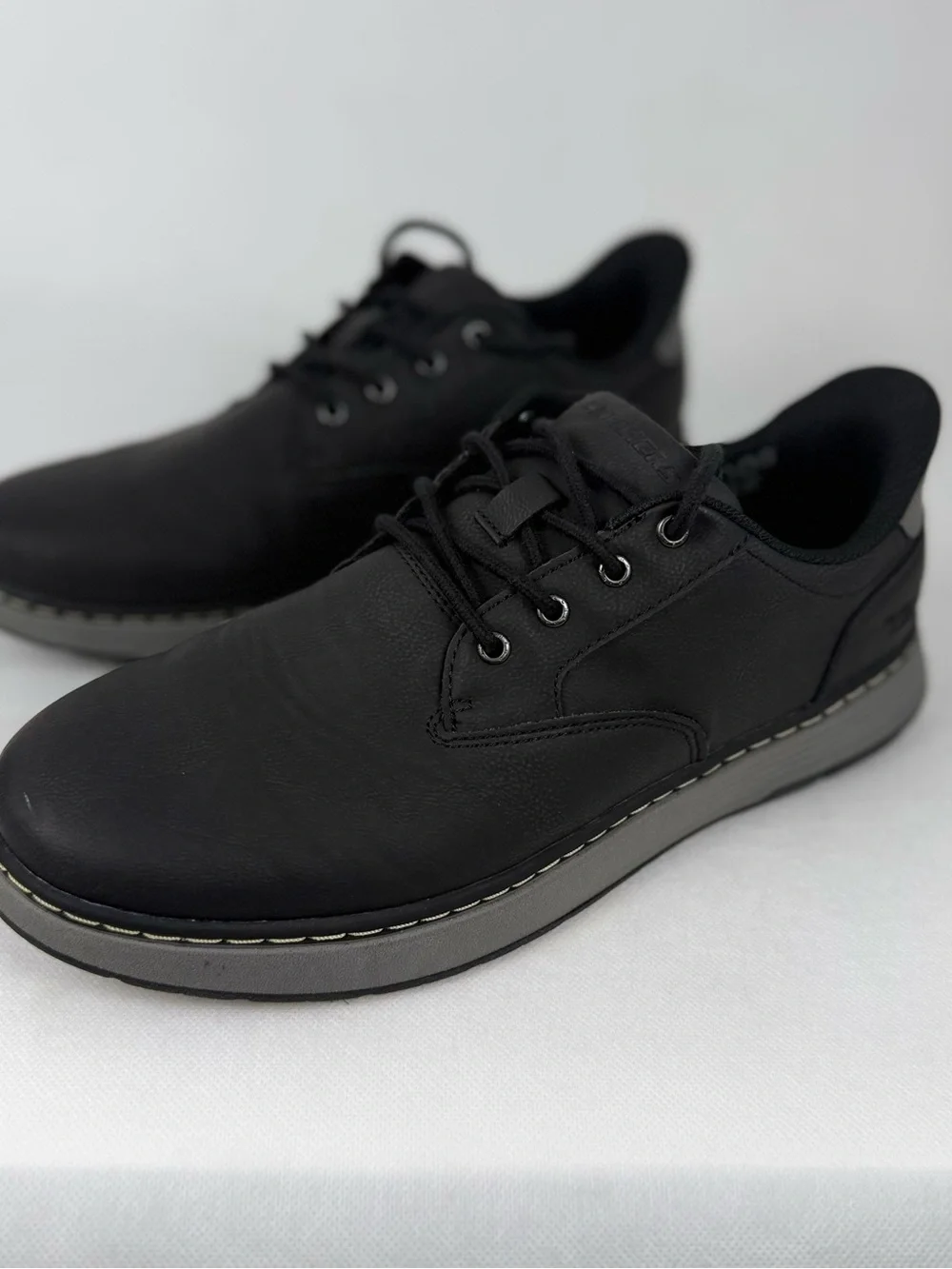 SKECHERS Hands Free Swift Fit Shoes Mens Size 10 Black Lace Up Casual 1961245